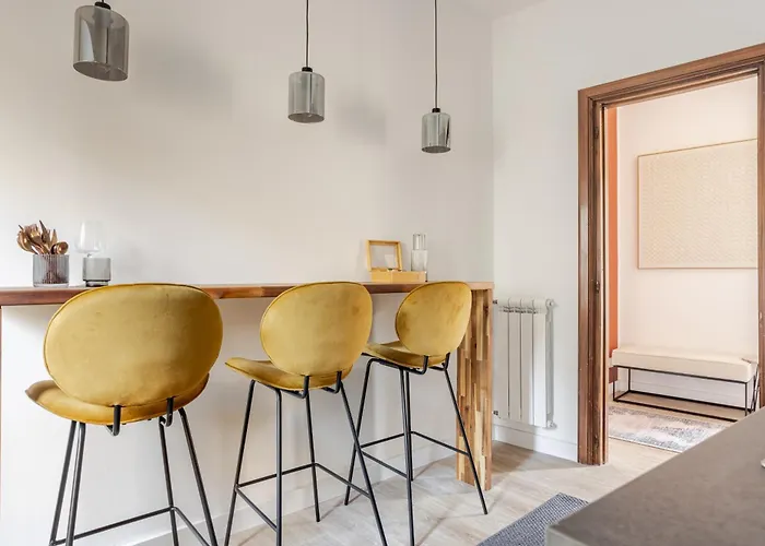 Piazza Di Spagna 2 Bedrooms And 5 Juliet Balcony *