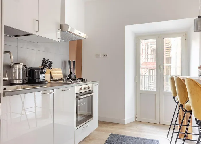 Piazza Di Spagna 2 Bedrooms And 5 Juliet Balcony Rom