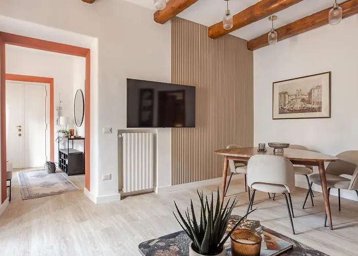 Piazza Di Spagna 2 Bedrooms And 5 Juliet Balcony *