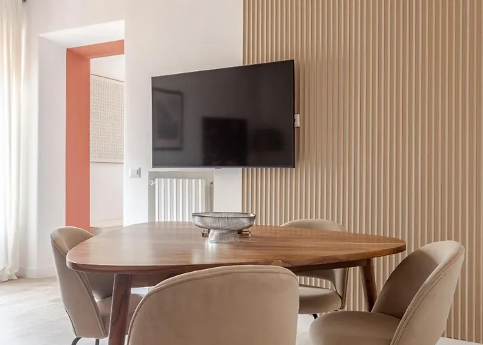 Apartment Piazza Di Spagna 2 Bedrooms And 5 Juliet Balcony