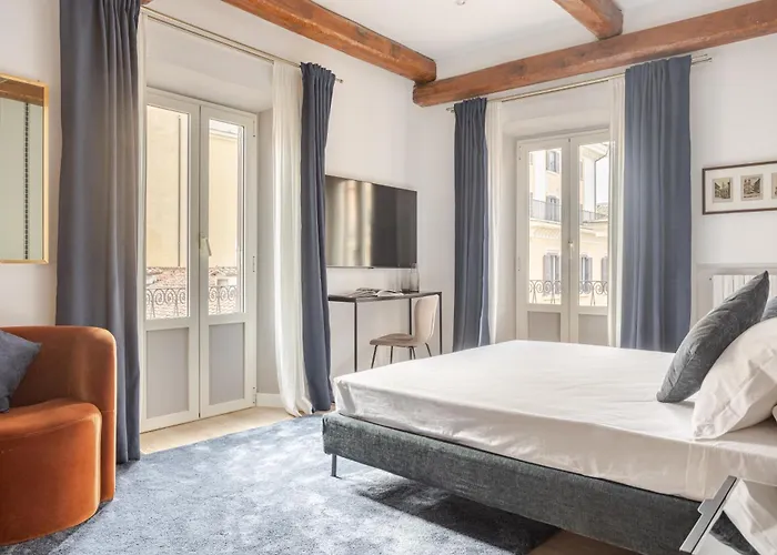 Piazza Di Spagna 2 Bedrooms And 5 Juliet Balcony Apartment