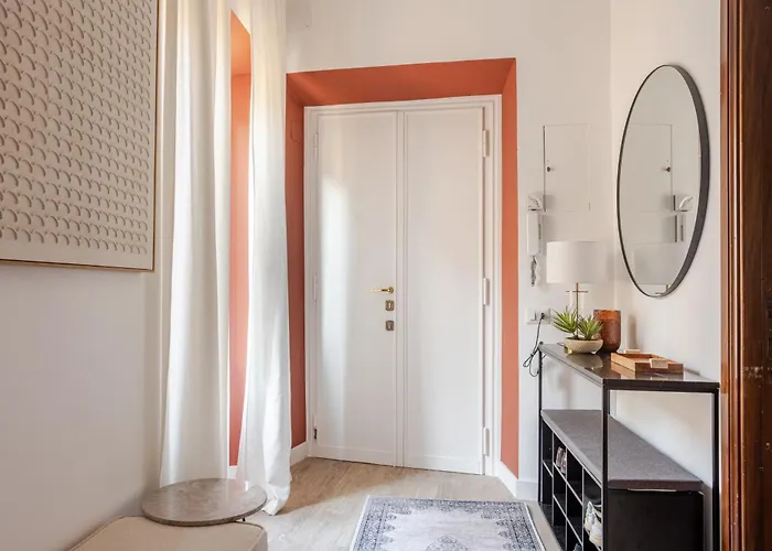 Piazza Di Spagna 2 Bedrooms And 5 Juliet Balcony Apartment